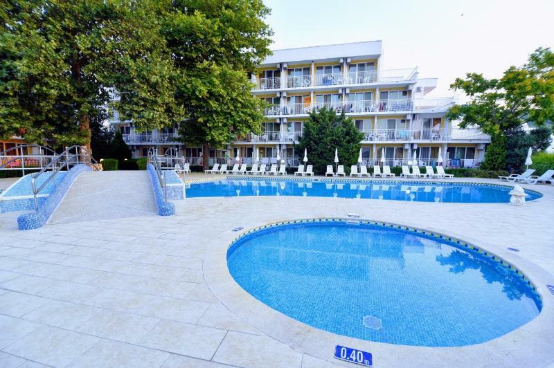 אלבנה Kaliopa Hotel מראה חיצוני תמונה